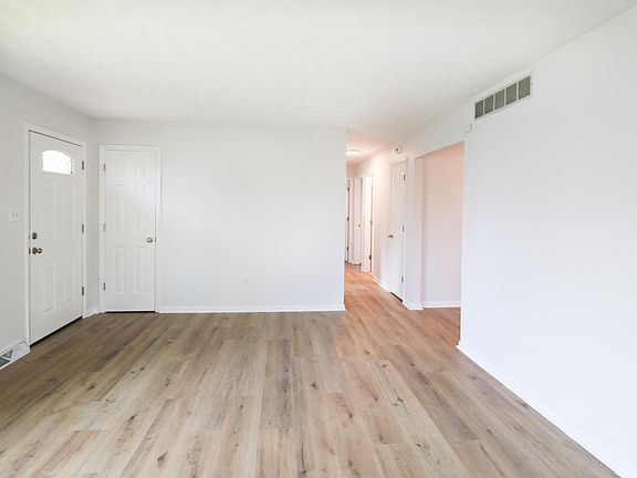 5th image of 3909 Hidden Springs Dr