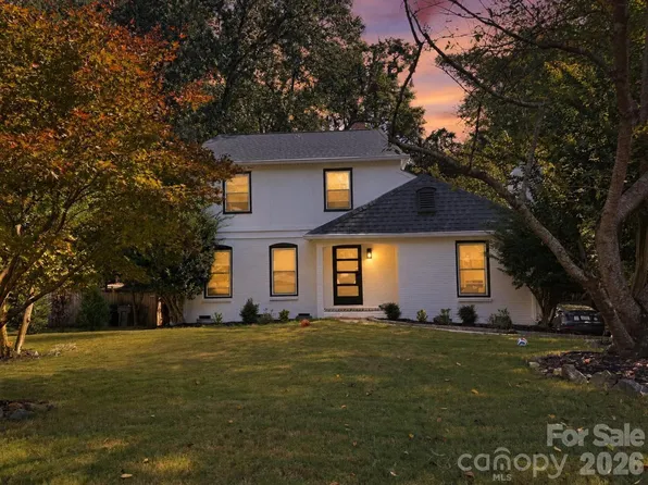 822 Ingraham Pl, Charlotte, NC 28270