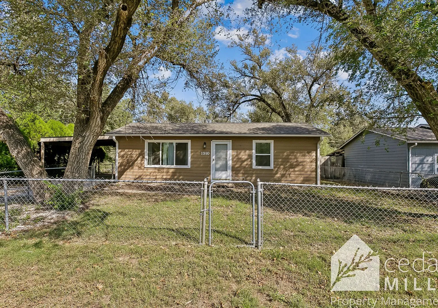 3 Bedroom Southwest Wichita — Photo 1
