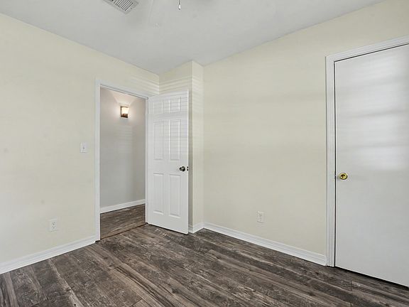 5th image of 442 Woody Cir