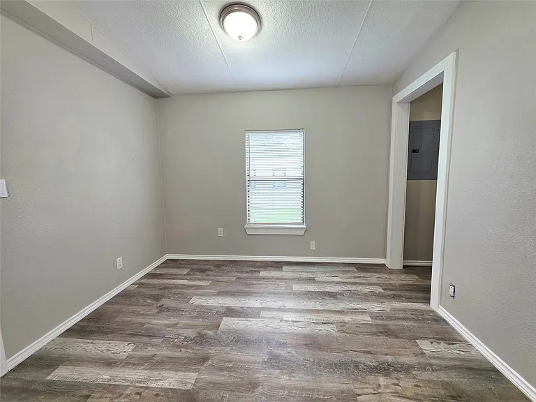 310 Paddock St #6 — Photo 6