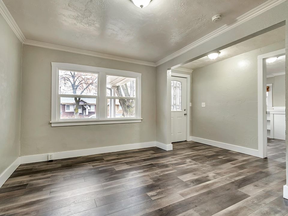 All New Hardwood Floors, Lighting Fixtures & Paint