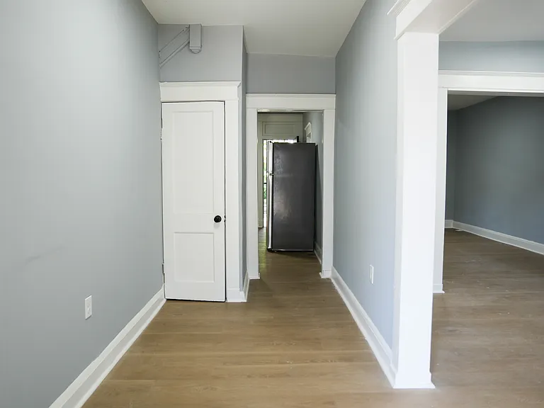 4904 Queensberry Ave — Photo 8