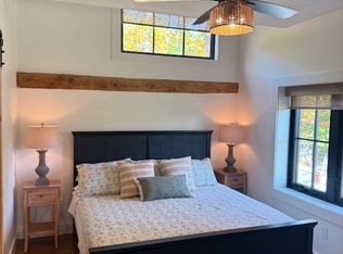 3 Country Ln, Falmouth, ME 04105