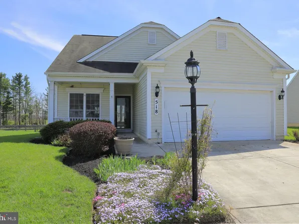 518 Clubside Dr #240, Taneytown, MD 21787