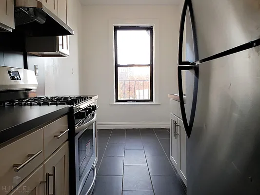 Rented by Hillel Realty Group | media 4