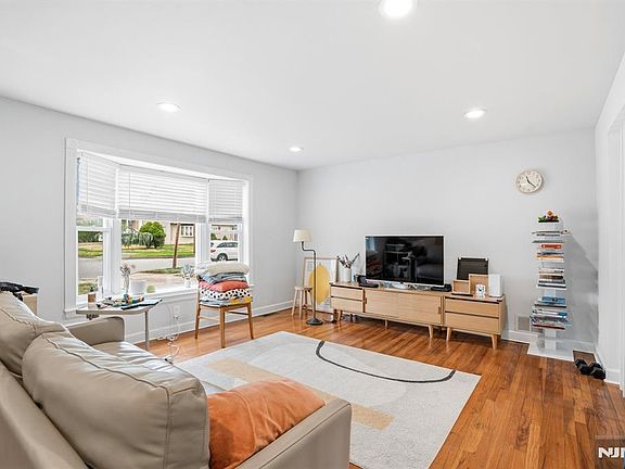 5th image of 283 Taft Rd