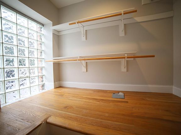 4th image of 45 Clifton Pl #112B