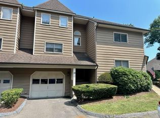 14 Meeting House Ln #14, Shelton, CT 06484