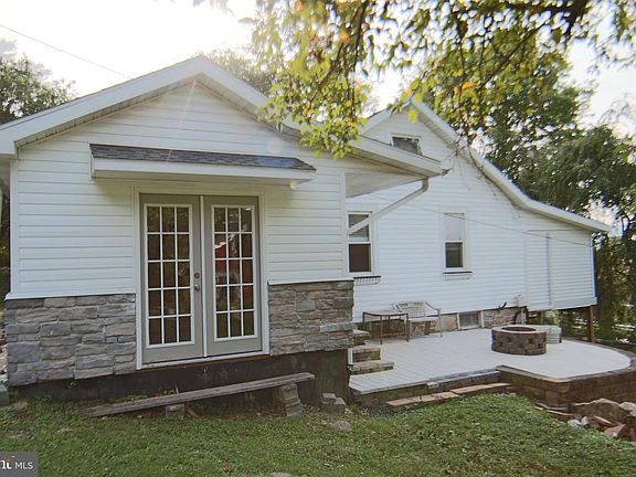 3rd image of 1035 State Rd