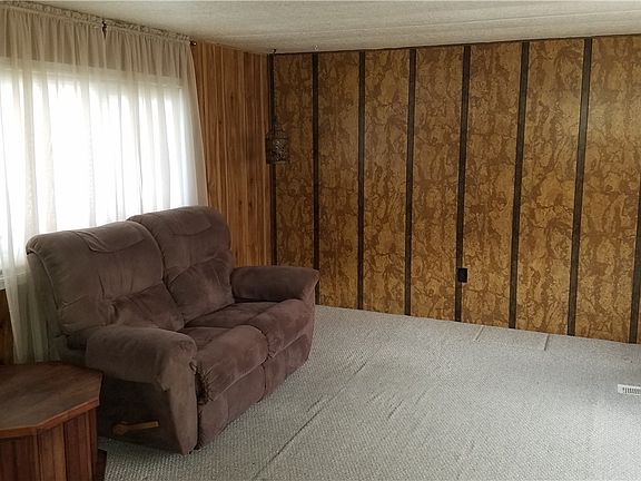 2nd image of 1243 SE Carl Pickel Dr