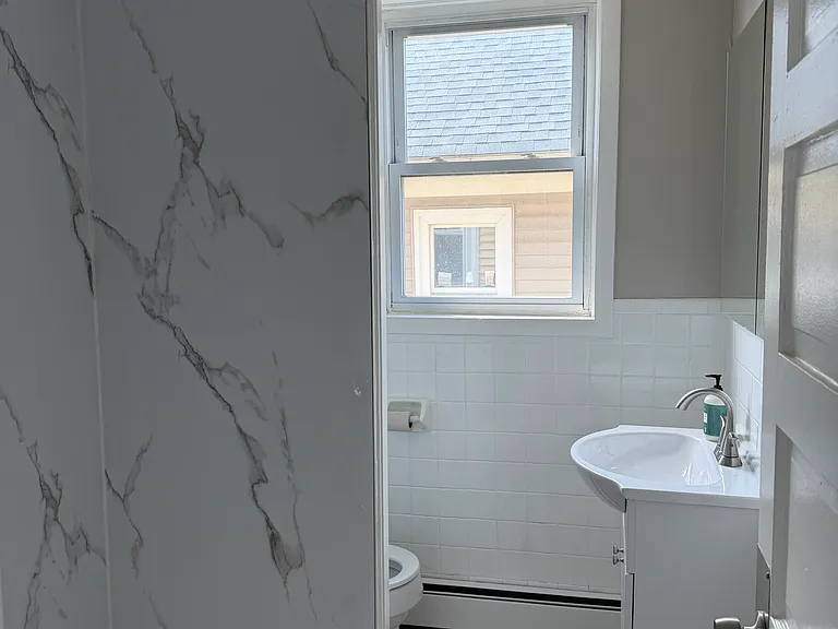 368 Orms St #3 — Photo 7