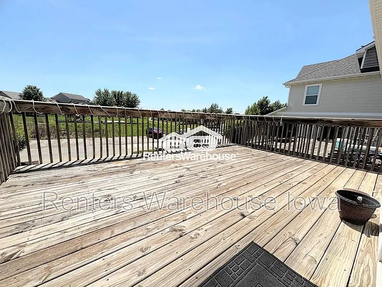52 SE Booth Ave — Photo 21