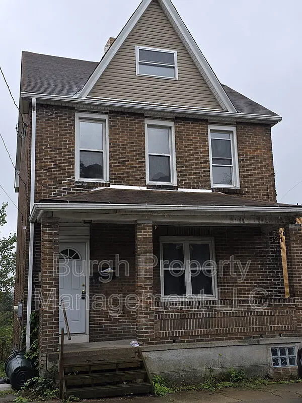 4 bed, 2.0 bath, 1800 sqft, $1,475 — Photo 1