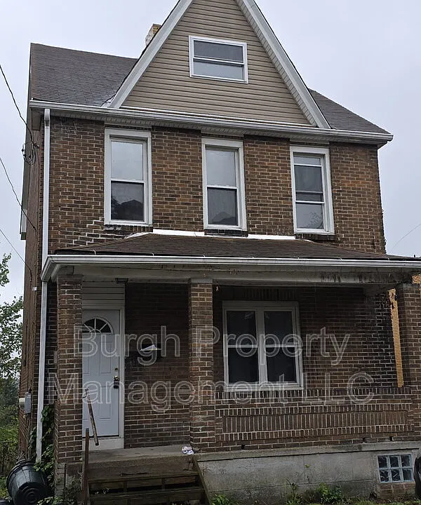 489 Norton St
