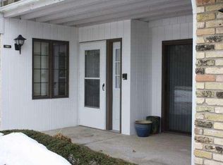 1419 Pheasant Run Dr, Racine, WI 53406