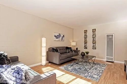 4015 Howe St Photo 1