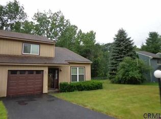 16 B Woodcliffe Dr, Clifton Park, NY 12065