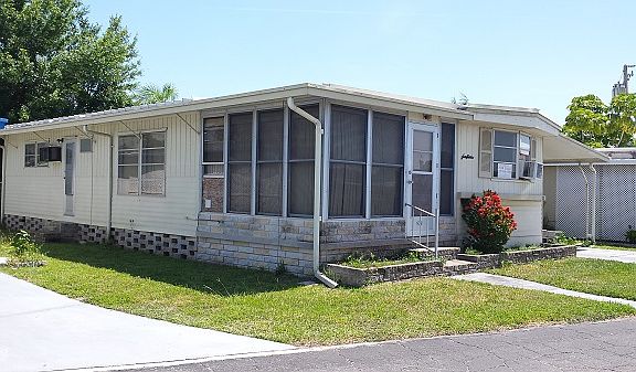 3rd image of 93181 3rd St N