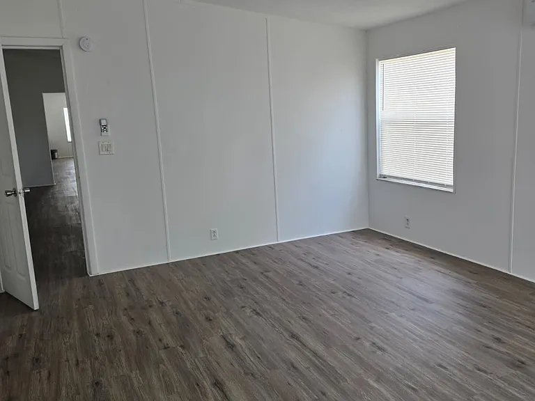 589 Anna Ave — Photo 9