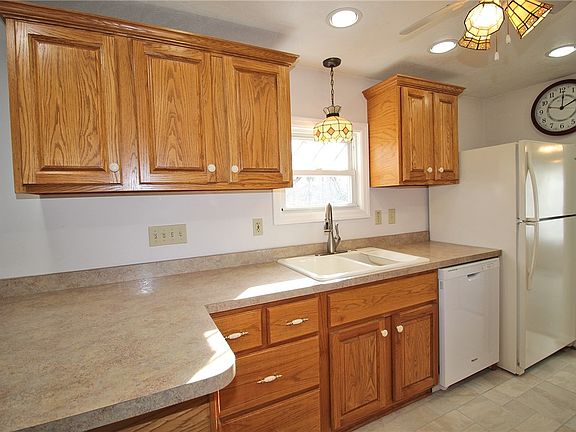4th image of 478 Cecil Henderson Rd