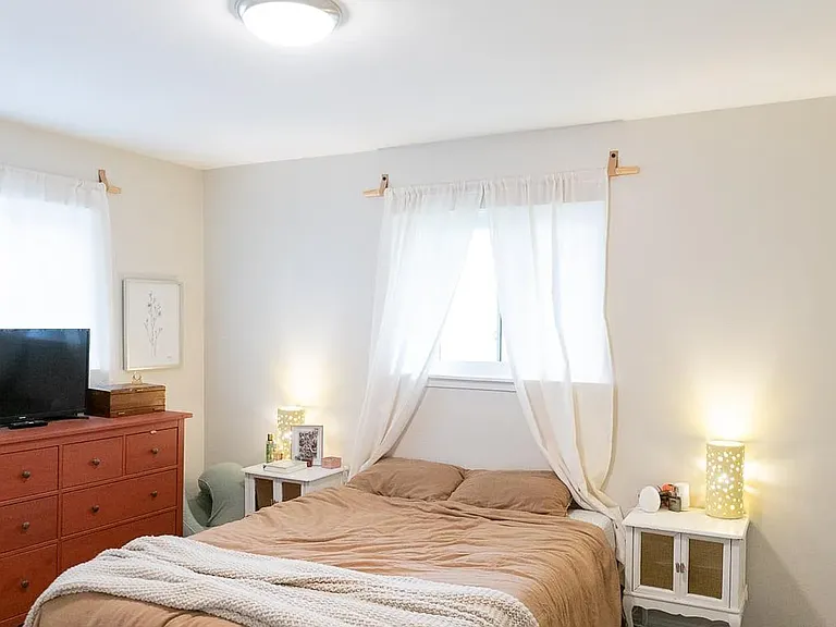 1110 Phelps Cir — Photo 8
