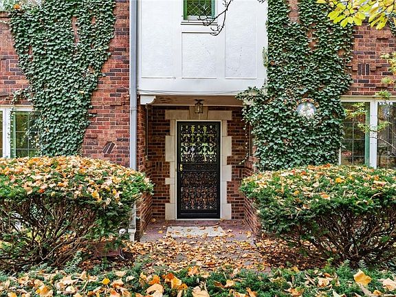 3rd image of 920 N Madison Ave