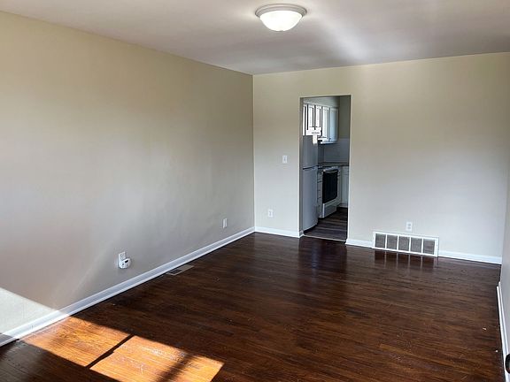 2nd image of 1442-1454 E North Broadway St