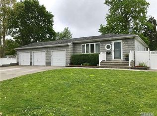 1050 Candlewood Rd, Bay Shore, NY 11706