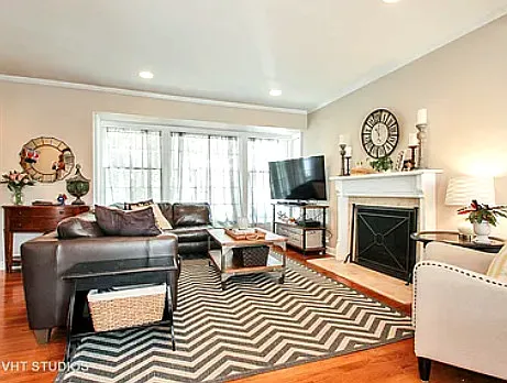 3207 Illinois Rd — Photo 3