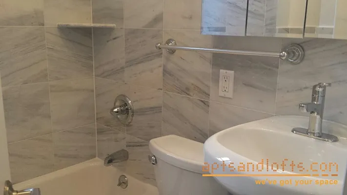 Rented by aptsandlofts.com | media 28