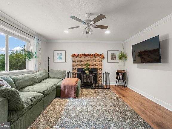 4th image of 1504 Elm St