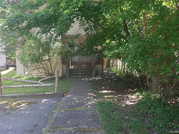3rd image of 25 Lew Street #25