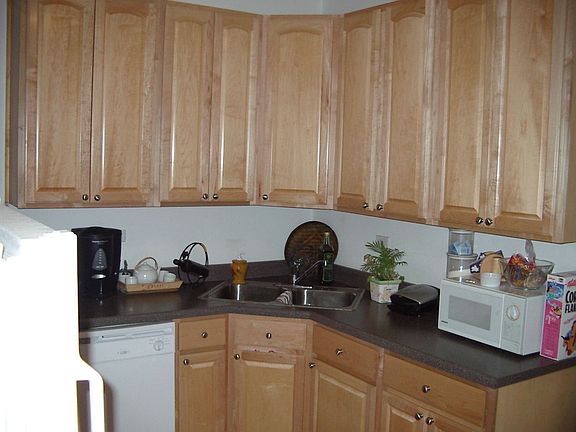 3rd image of 2315 N Greenview Ave APT 3R