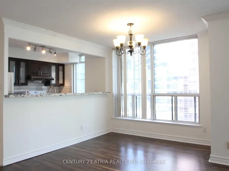 24 Wellesley St W #905 — Photo 8