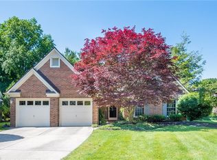 19 S Hampton Pkwy, Rocky River, OH 44116