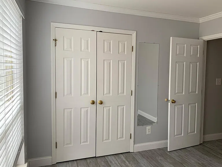 3rd bedroom closet
