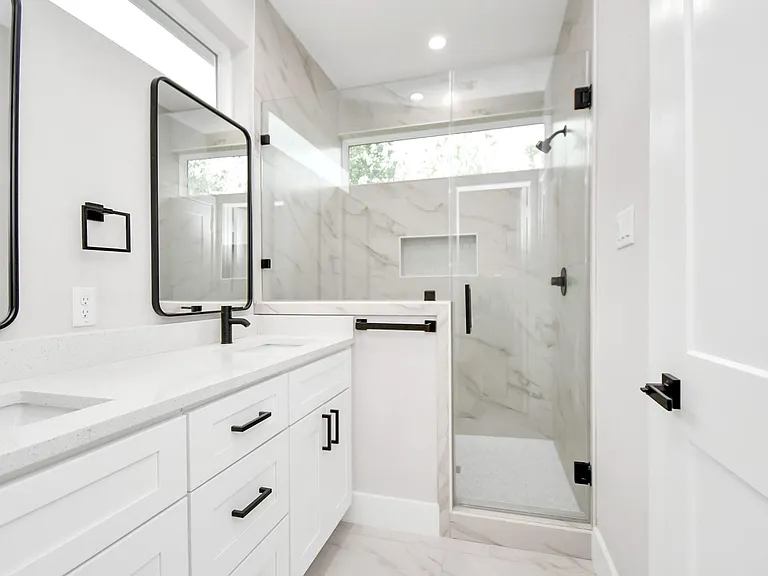 2411 Chew St — Photo 34