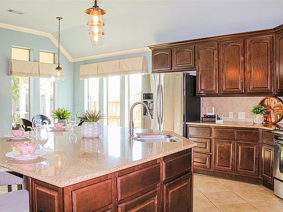 4th image of 6086 Scarborough Ln