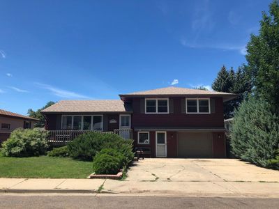 657 8th Ave W, Dickinson, ND, 58601
