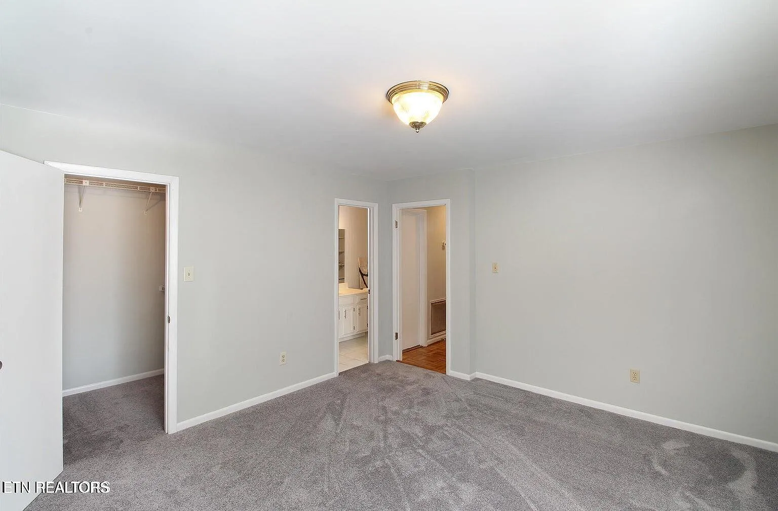 3 bed, 1600 sqft, $2,400 — Photo 4
