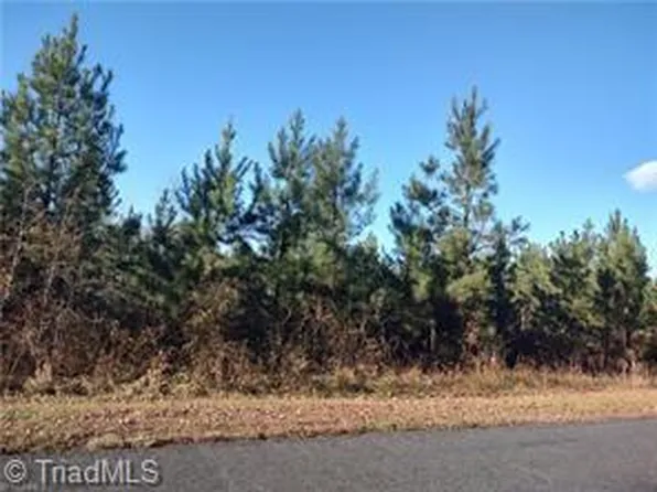 114 Harborgate Dr, Denton, NC 27239