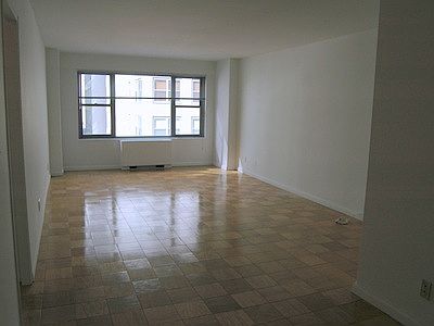 2nd image of 12 John St Frnt 1