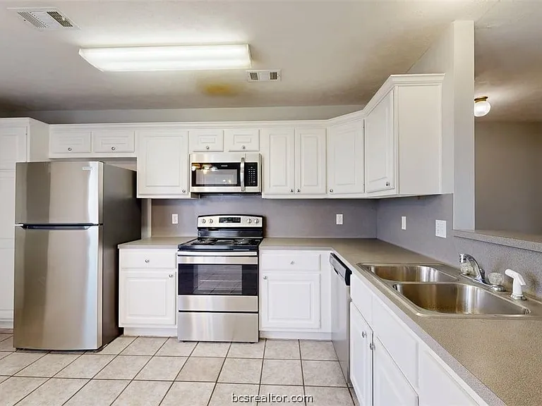 2404 Trace Mdws — Photo 5
