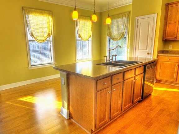 Kitchen Island, Great Natural Light Throughout!