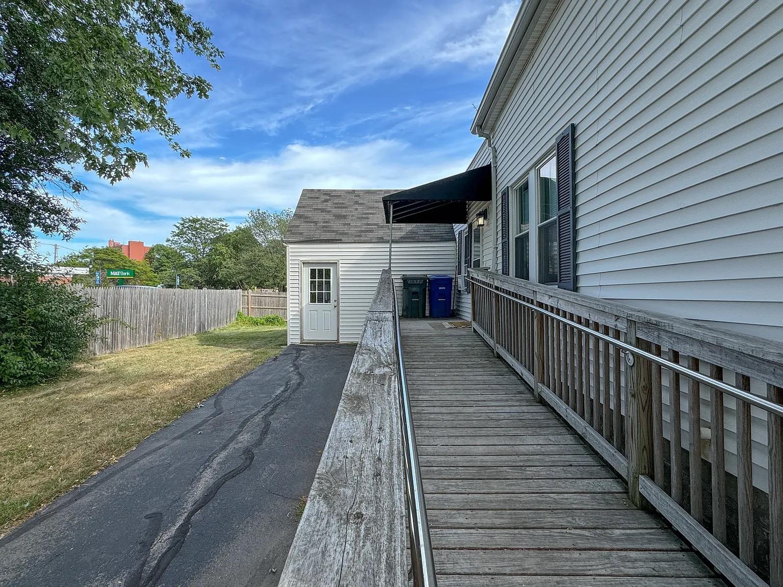 3 bed, 1008 sqft, $3,000 — Photo 4