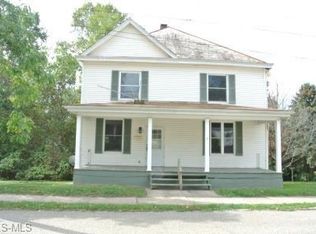 718 N Chestnut St, Barnesville, OH 43713
