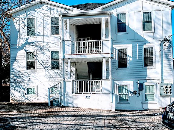 2nd image of 1624 16th Ave S #102