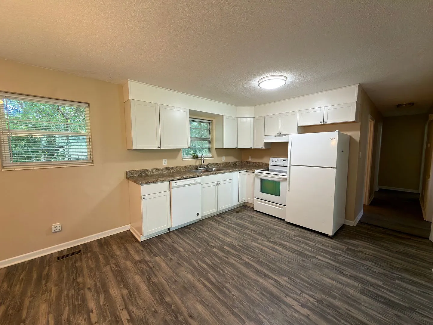 4740 Treemont Cir — Photo 3