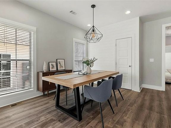 3rd image of 1286 Burrow Cir